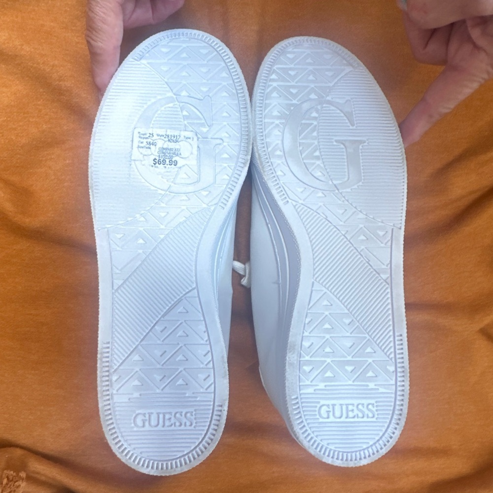 - Guess | Shoes - size 10 - Picture 10 of 11